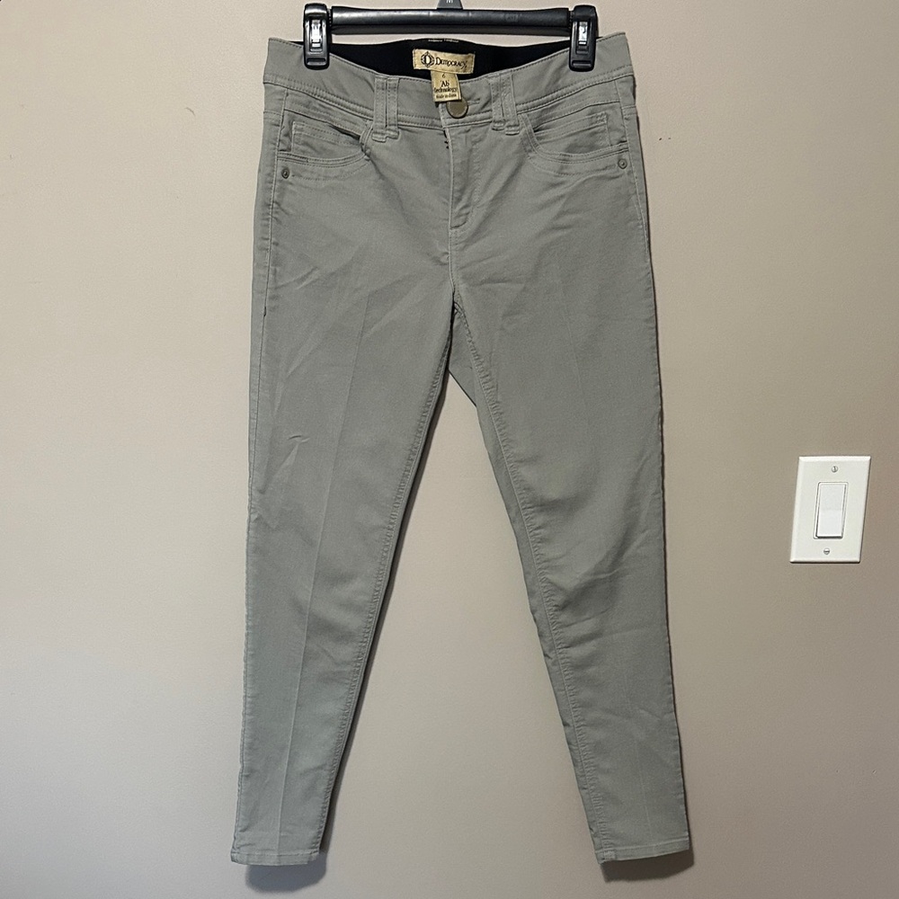 Democracy Skinny Ankle Jeans in Light Gray